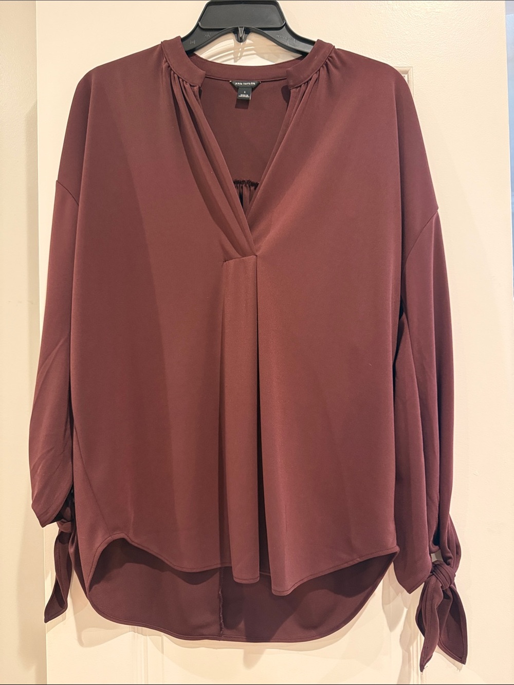Ann Taylor small Burgundy V-Neck Tie-Sleeve Tunic